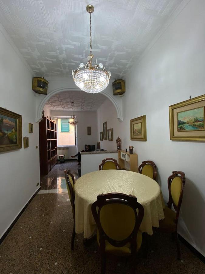 La Palma Di Rafe Apartment Genoa Bagian luar foto