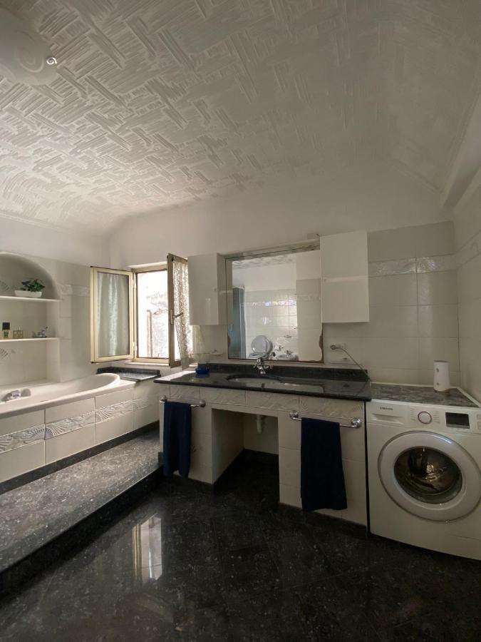 La Palma Di Rafe Apartment Genoa Bagian luar foto
